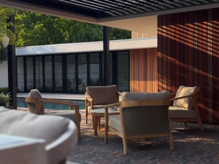 Dutch-style outdoor furniture for villas